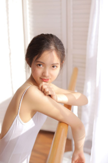 顶开隂唇找到了隂道入口
